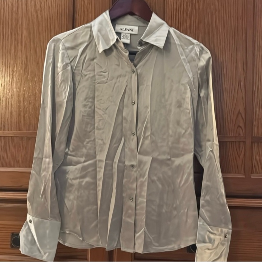 NWOT Alfani 100% silk shirt size 2